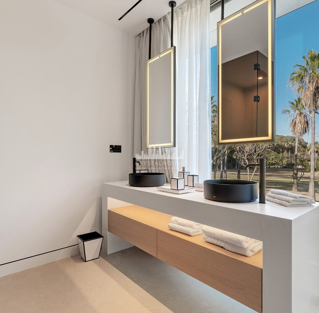 Ekskluzywna willa z 4 sypialniami i basenem na dachu