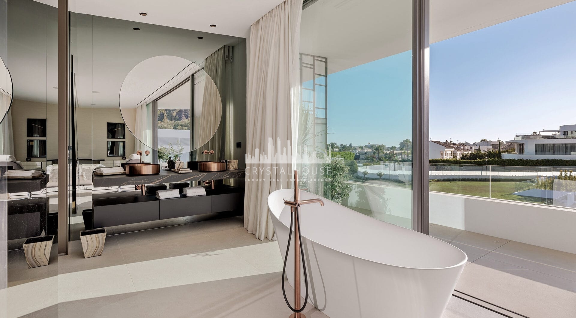 Ekskluzywna willa z 4 sypialniami i basenem na dachu