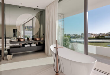 Ekskluzywna willa z 4 sypialniami i basenem na dachu