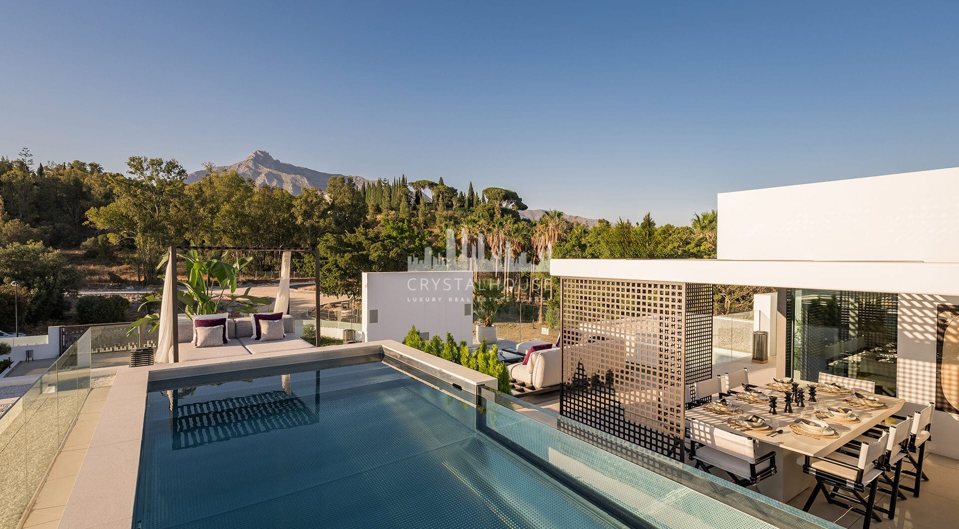 Ekskluzywna willa z 4 sypialniami i basenem na dachu