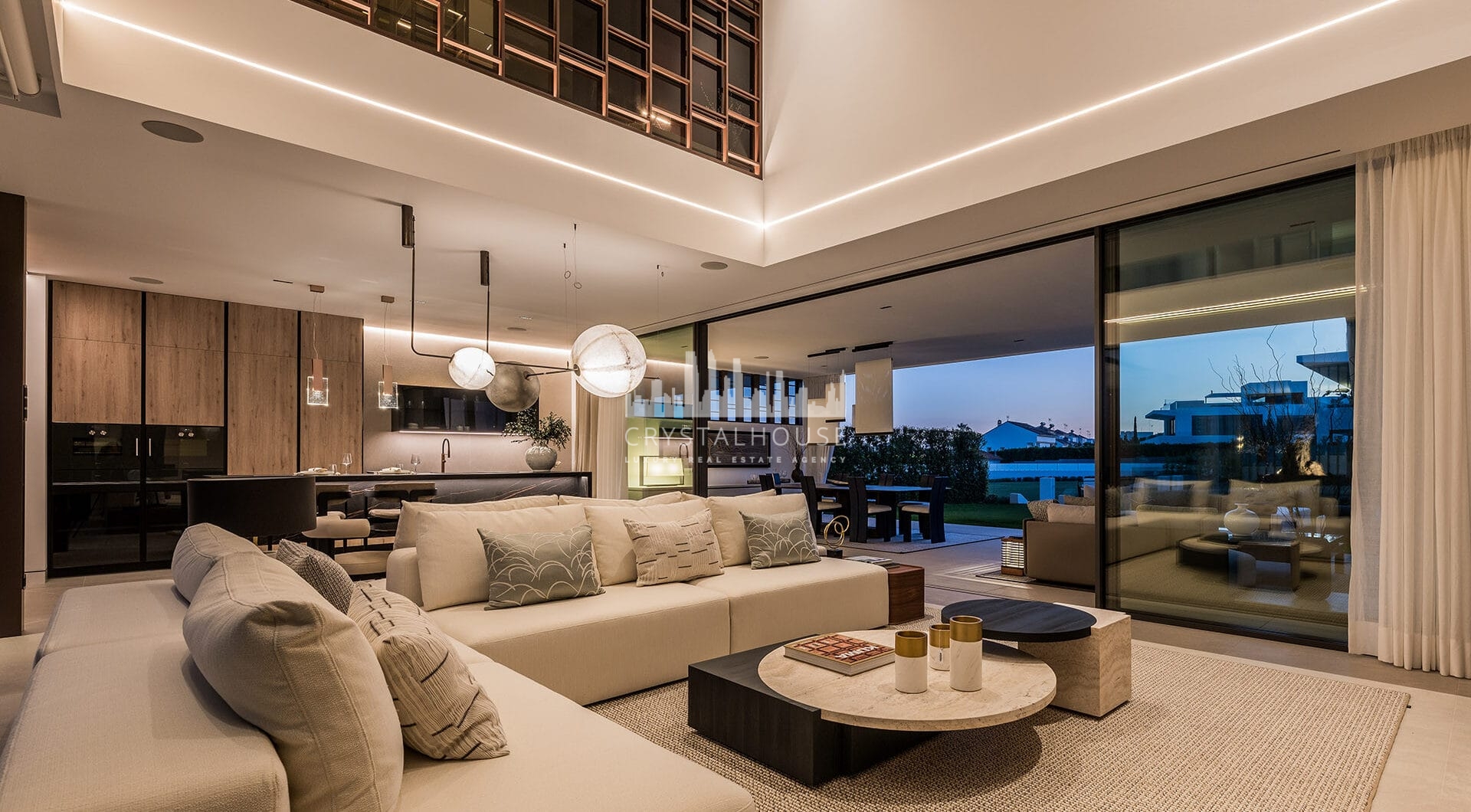 Ekskluzywna willa z 4 sypialniami i basenem na dachu