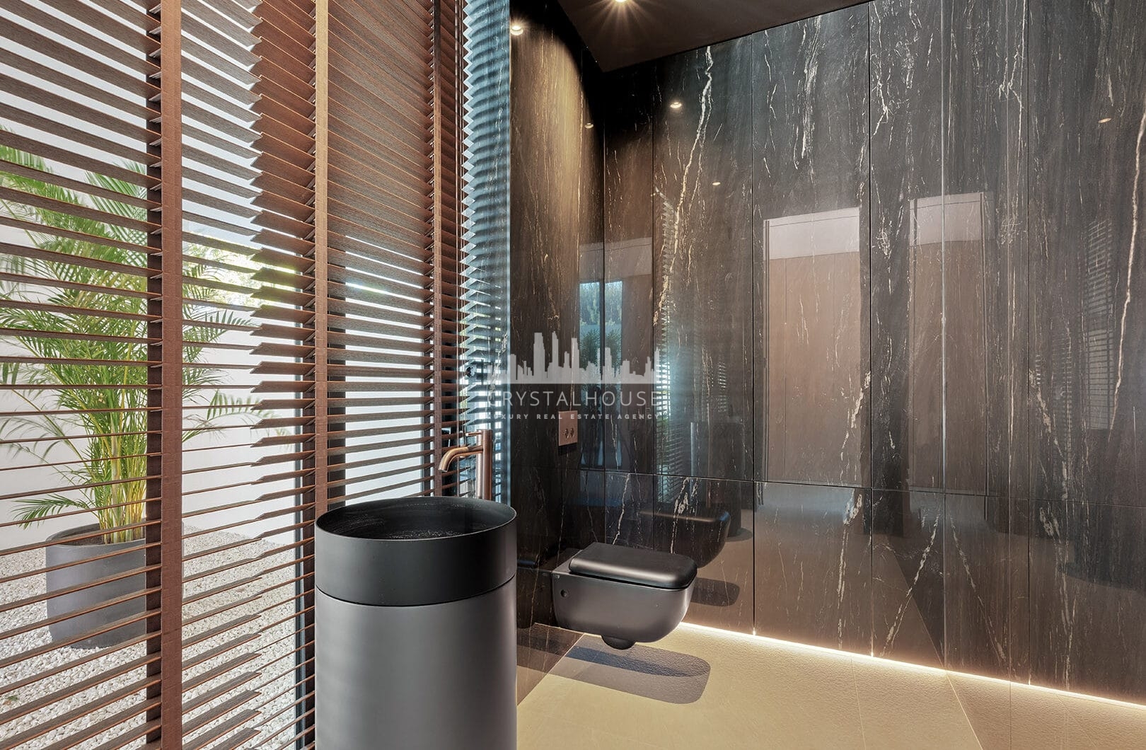 Ekskluzywna willa z 4 sypialniami i basenem na dachu