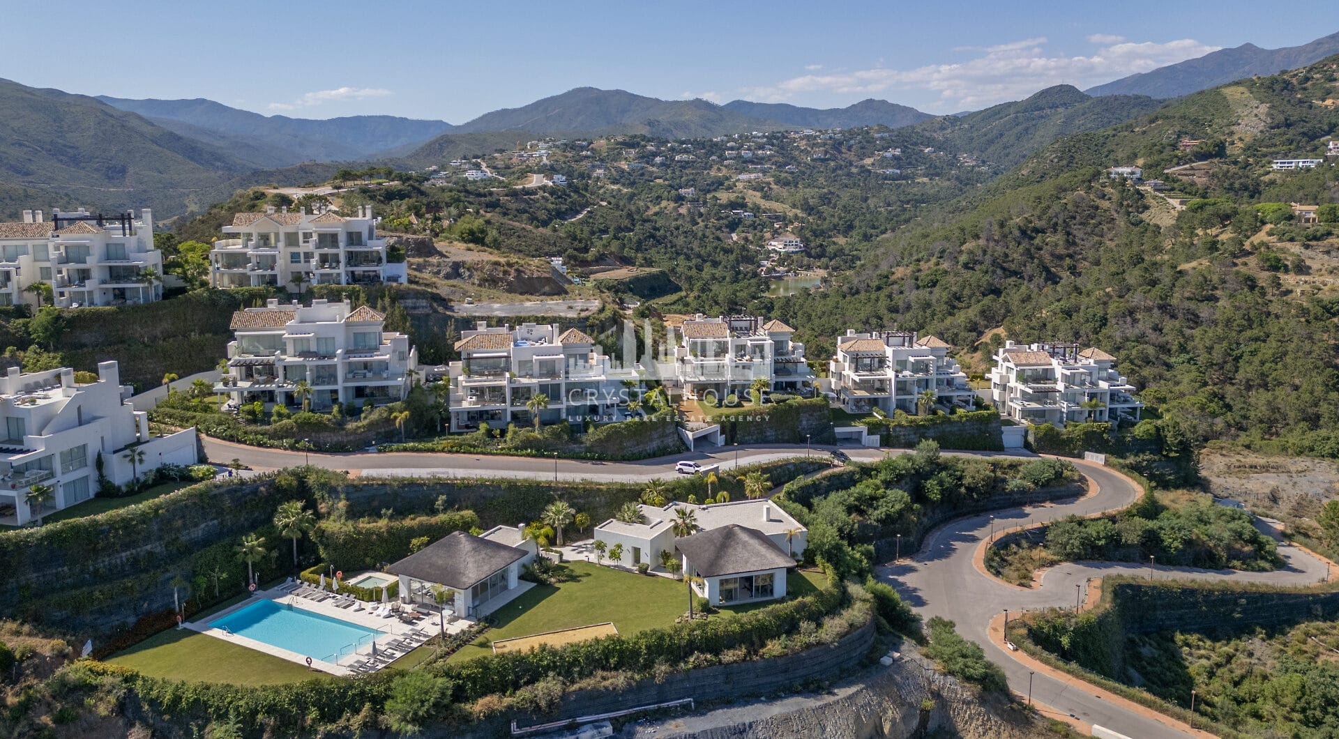 Nowoczesny apartament z 3 sypialniami, widokiem na morze i prywatnością