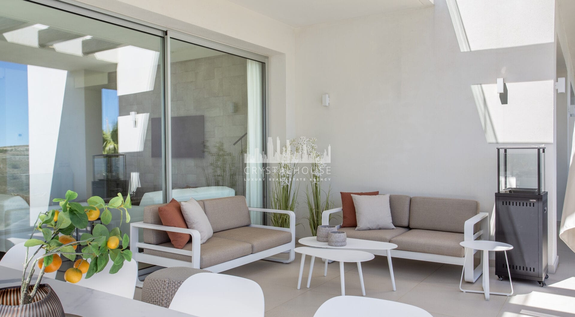 Nowoczesny apartament z 3 sypialniami, widokiem na morze i prywatnością