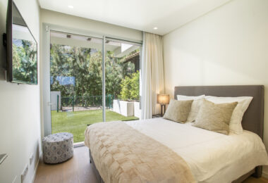 Nowoczesny apartament z 3 sypialniami, widokiem na morze i prywatnością