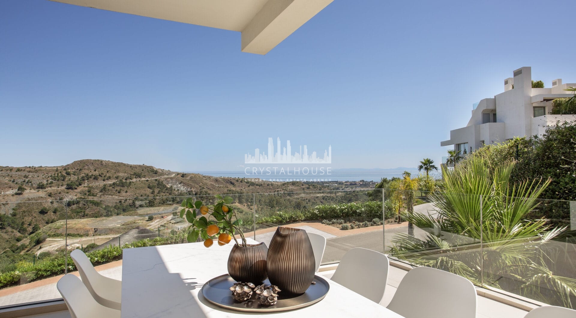 Nowoczesny apartament z 3 sypialniami, widokiem na morze i prywatnością