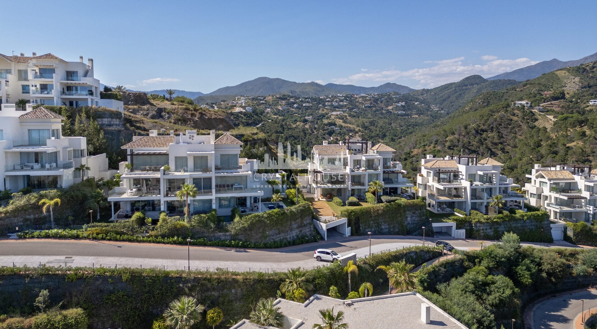 Nowoczesny apartament z 3 sypialniami, widokiem na morze i prywatnością