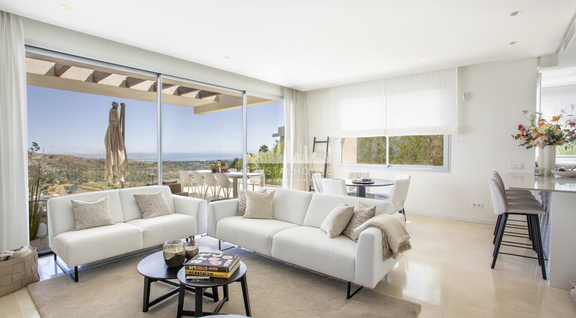 Nowoczesny apartament z 3 sypialniami, widokiem na morze i prywatnością