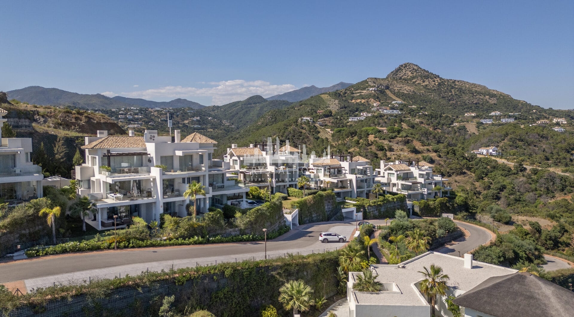 Nowoczesny apartament z 3 sypialniami, widokiem na morze i prywatnością