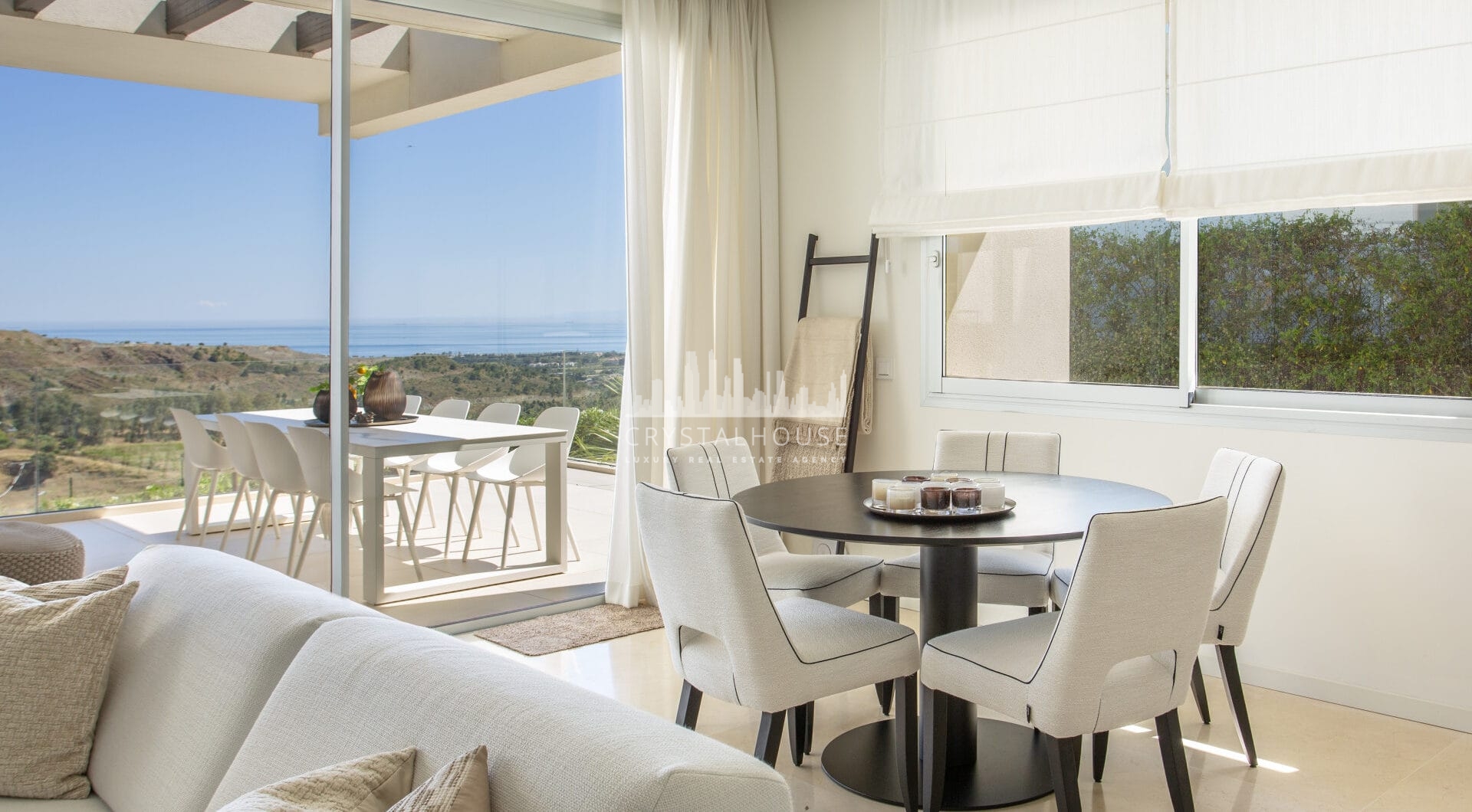 Nowoczesny apartament z 3 sypialniami, widokiem na morze i prywatnością