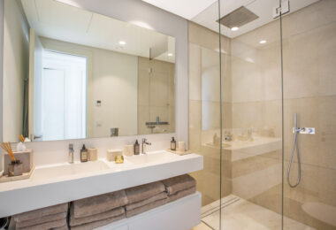 Nowoczesny apartament z 3 sypialniami, widokiem na morze i prywatnością