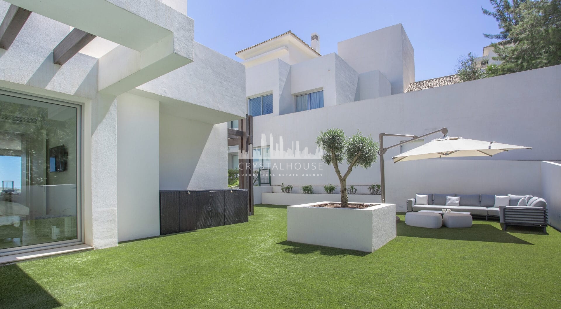 Nowoczesny apartament z 3 sypialniami, widokiem na morze i prywatnością