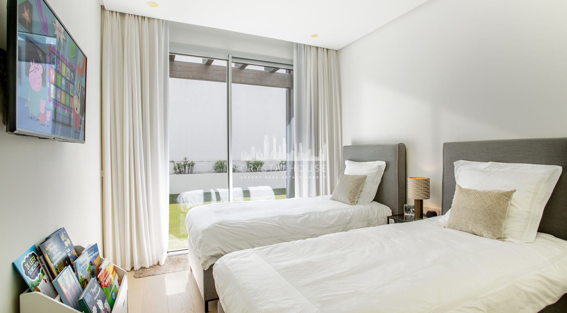 Nowoczesny apartament z 3 sypialniami, widokiem na morze i prywatnością