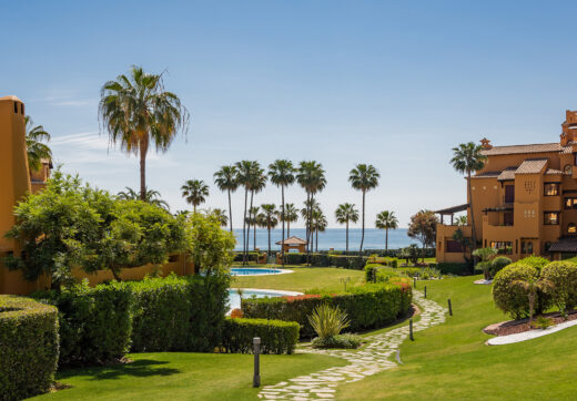 Luksusowy apartament z 4 sypialniami przy plaży i prywatnym basenem – Los Granados del Mar, Estepona