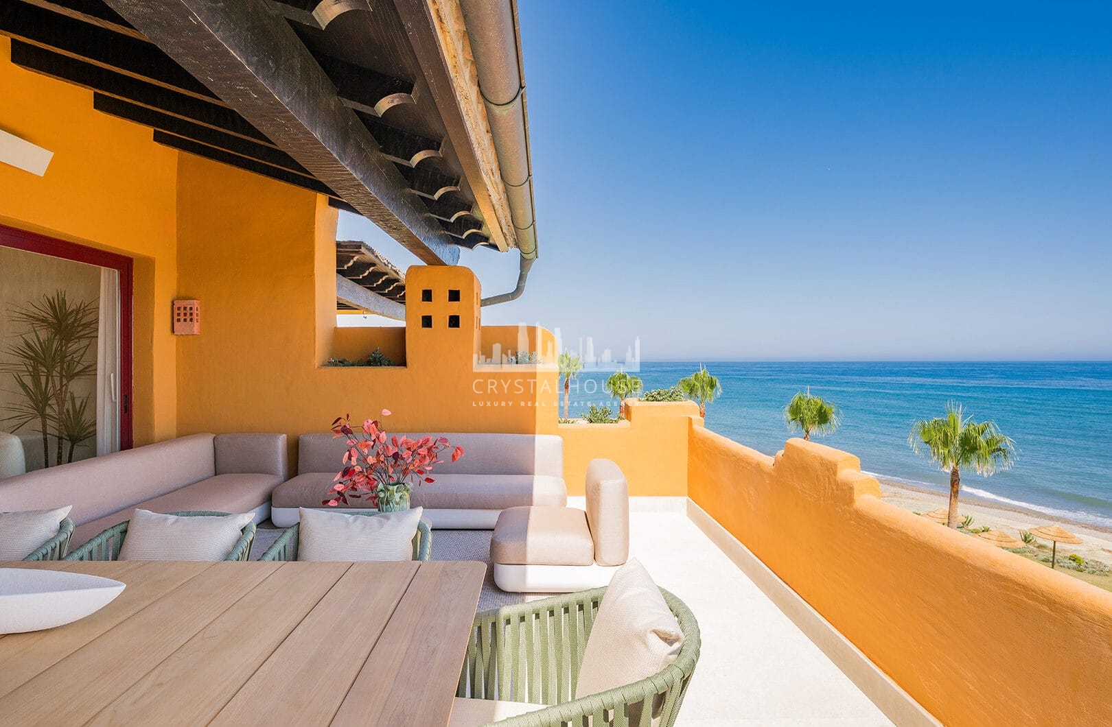 Całkowicie odnowiony apartament z 4 sypialniami i widokiem na morze – Los Granados del Mar, Estepona