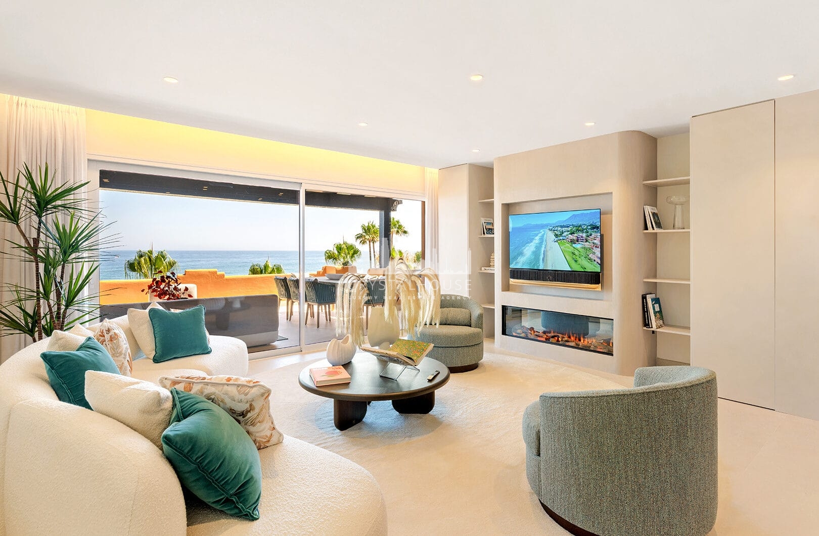 Całkowicie odnowiony apartament z 4 sypialniami i widokiem na morze – Los Granados del Mar, Estepona