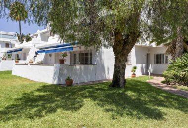 Przestronne 3-pokojowe mieszkanie - Nueva Andalucía, zaledwie kilka kroków od Puerto Banus