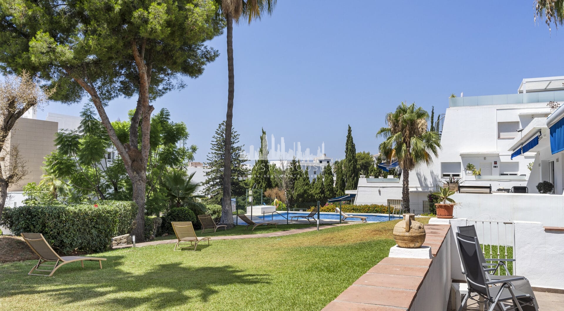 Przestronne 3-pokojowe mieszkanie - Nueva Andalucía, zaledwie kilka kroków od Puerto Banus