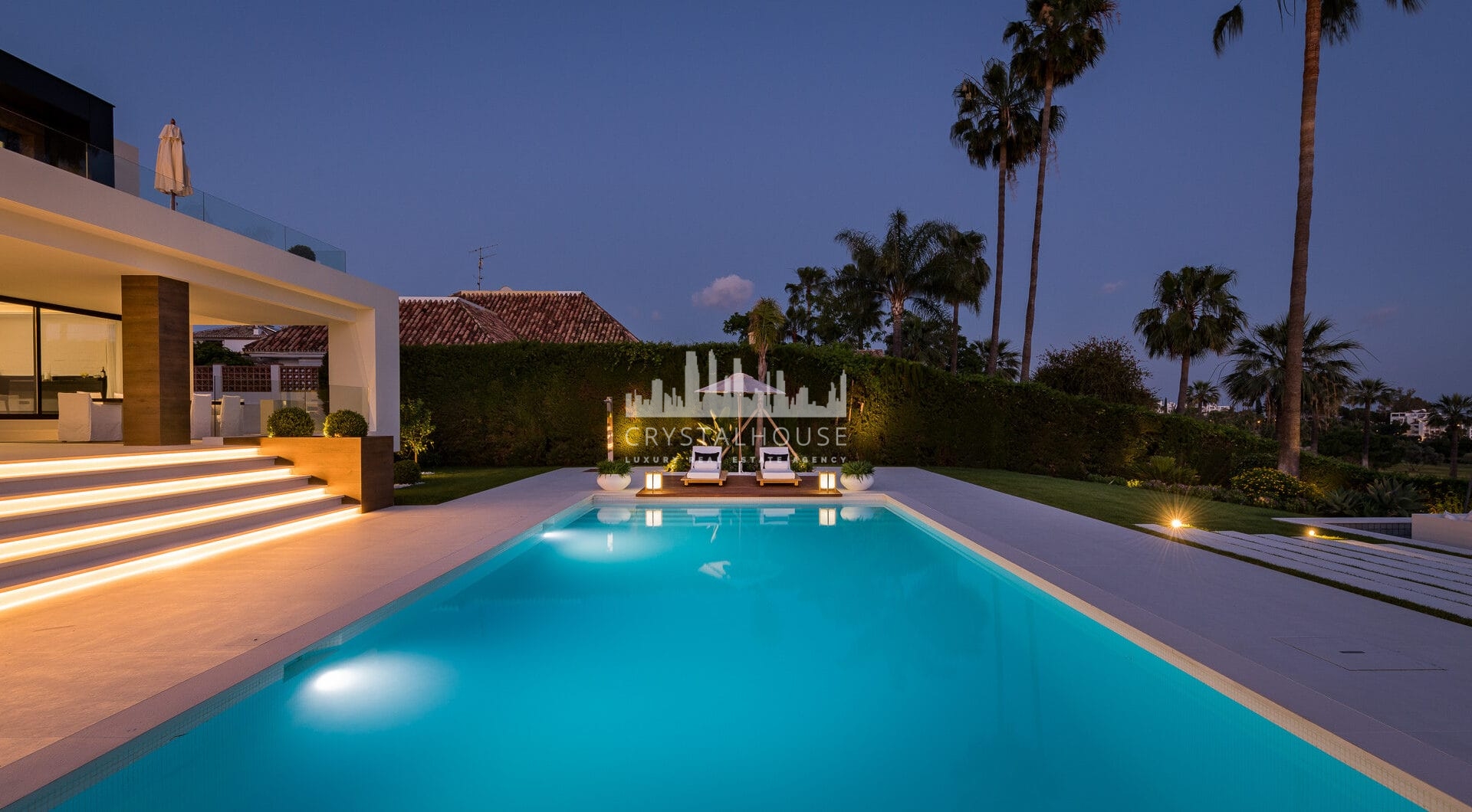 Wyjątkowa willa frontowa przy polu golfowym w Nueva Andalucía