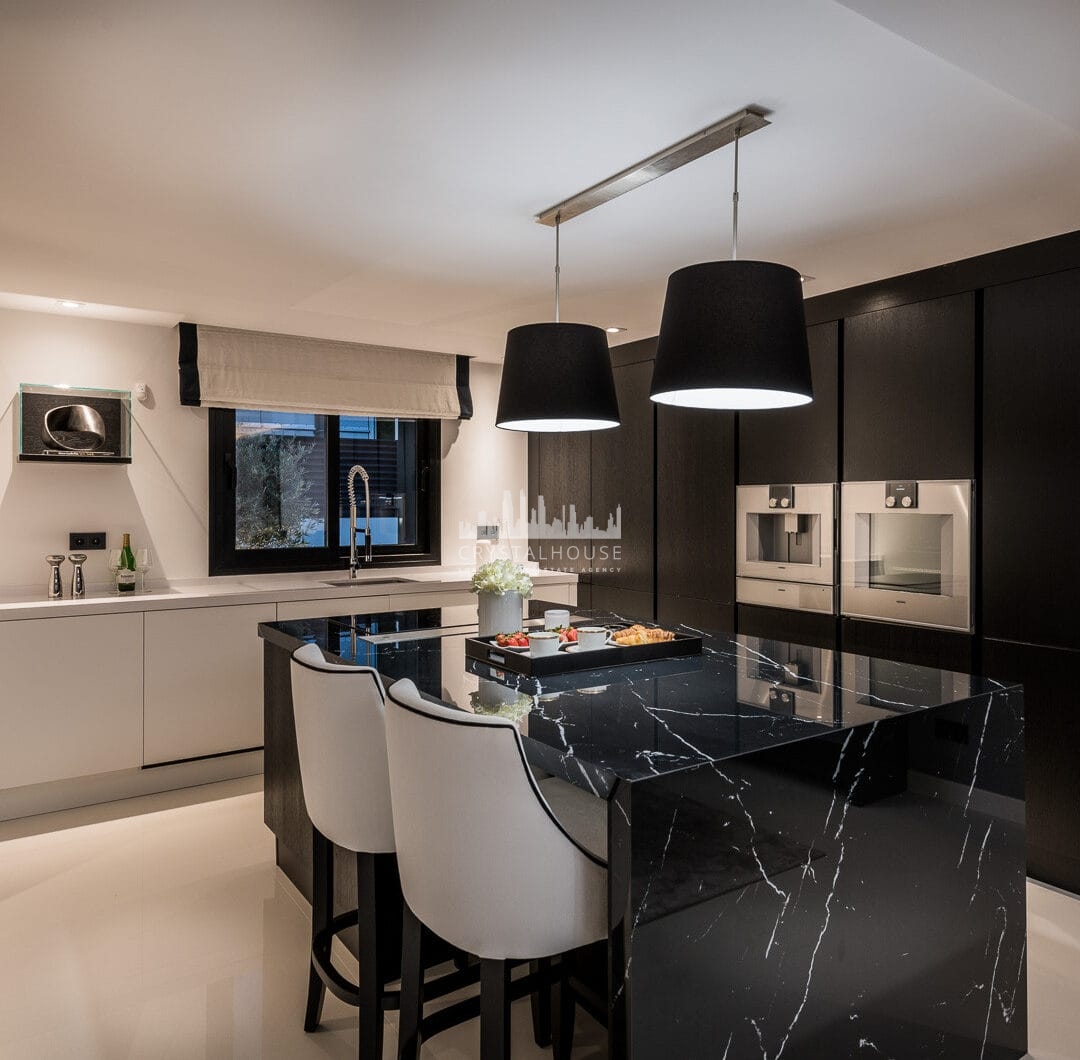 Wyjątkowa willa frontowa przy polu golfowym w Nueva Andalucía