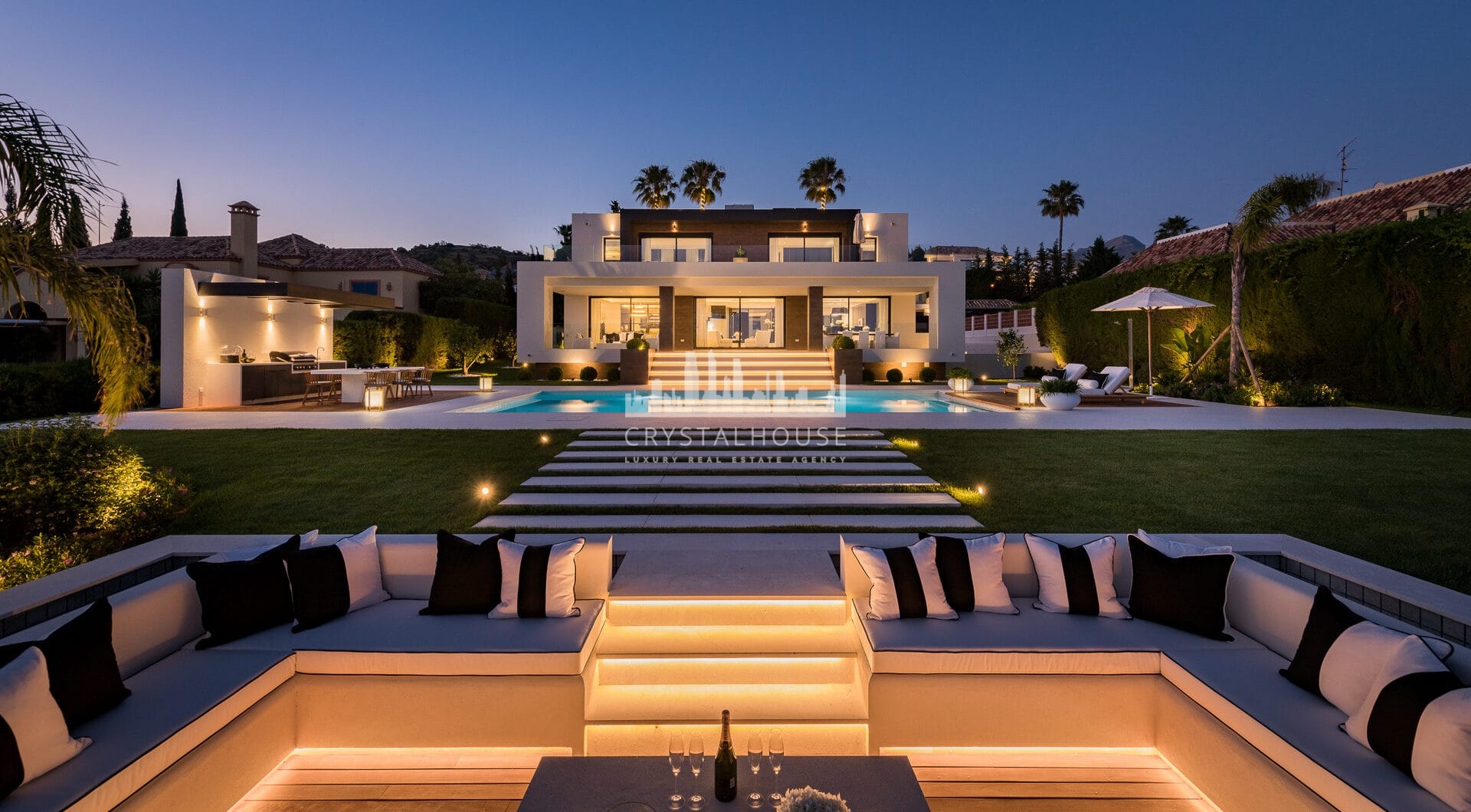 Wyjątkowa willa frontowa przy polu golfowym w Nueva Andalucía