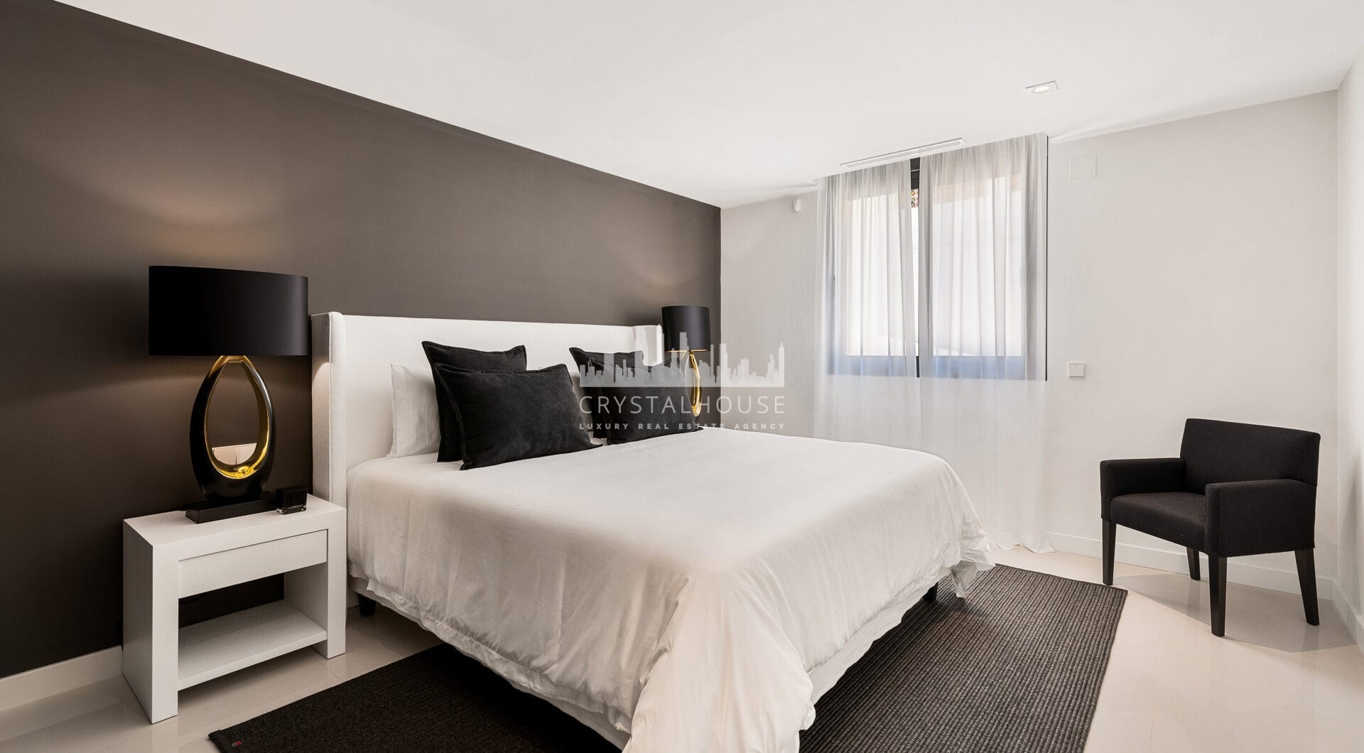 Wyjątkowa willa frontowa przy polu golfowym w Nueva Andalucía