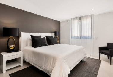 Wyjątkowa willa frontowa przy polu golfowym w Nueva Andalucía