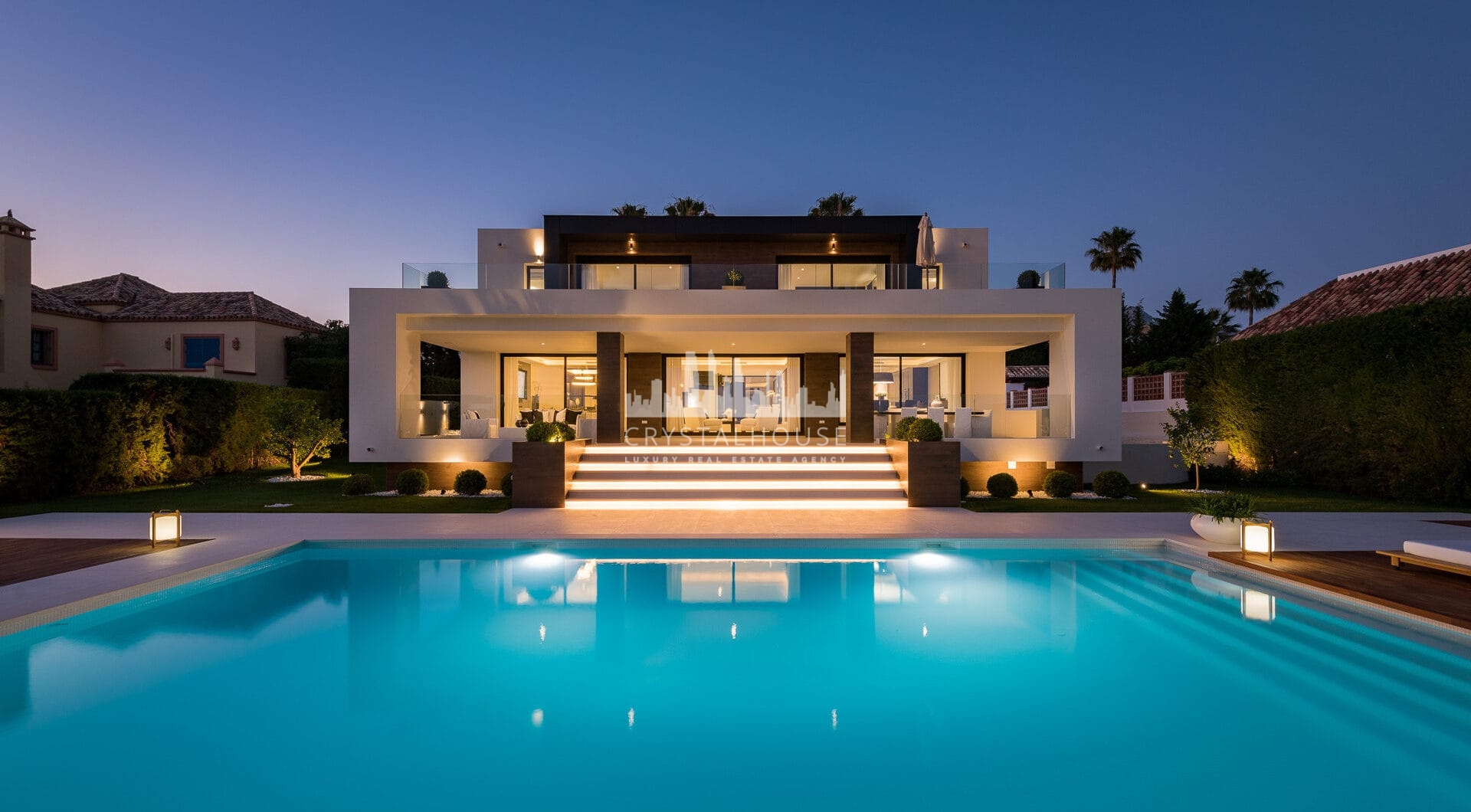 Wyjątkowa willa frontowa przy polu golfowym w Nueva Andalucía