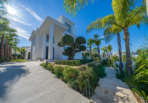 Eleganckie wille z 6–7 sypialniami w Las Lomas del Marbella Club, Golden Mile