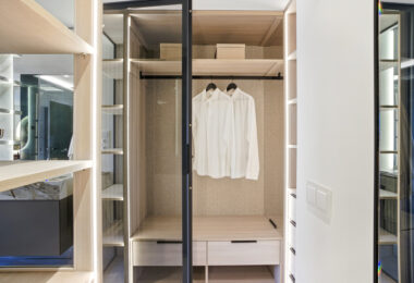 Niezwykle odnowiony, na południe od plaży front, apartament ogrodowy położony w ekskluzywnej społeczności Menara Beach na południe - po New Golden Mile