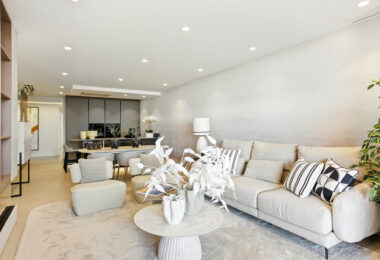 Niezwykle odnowiony, na południe od plaży front, apartament ogrodowy położony w ekskluzywnej społeczności Menara Beach na południe - po New Golden Mile