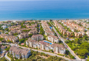 Piękny apartament z dwoma sypialniami w prestiżowej Hacienda Playa, Elviria