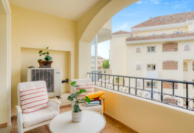 Piękny apartament z dwoma sypialniami w prestiżowej Hacienda Playa, Elviria