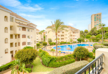 Piękny apartament z dwoma sypialniami w prestiżowej Hacienda Playa, Elviria