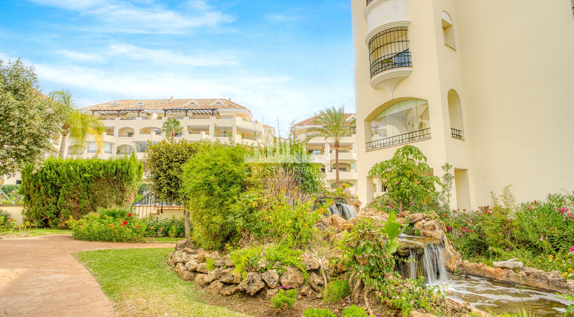 Piękny apartament z dwoma sypialniami w prestiżowej Hacienda Playa, Elviria