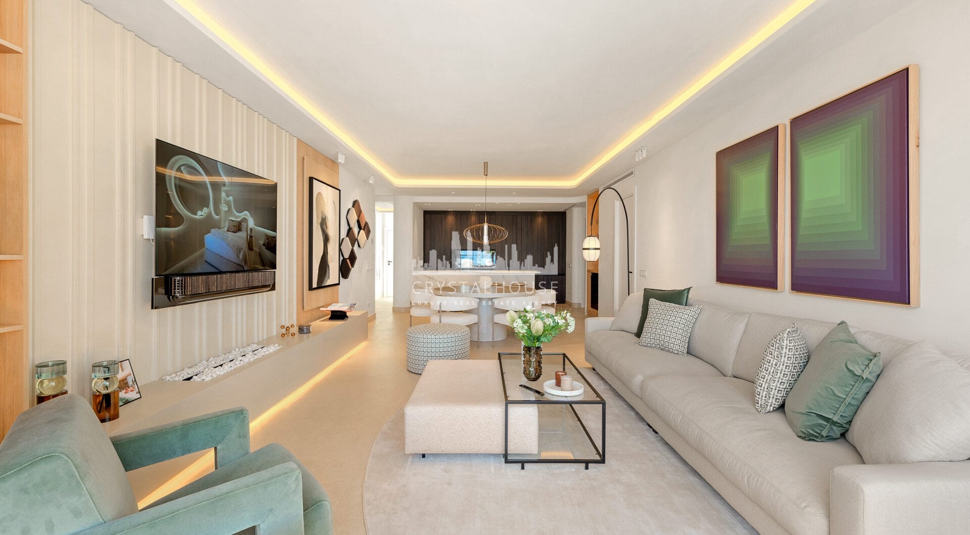 Piękny, Odnowiony, Trzy sypialnie Penthouse znajduje się w Prestisible Beachfront Wspólnoty Bahia del Velerin, Estepona.