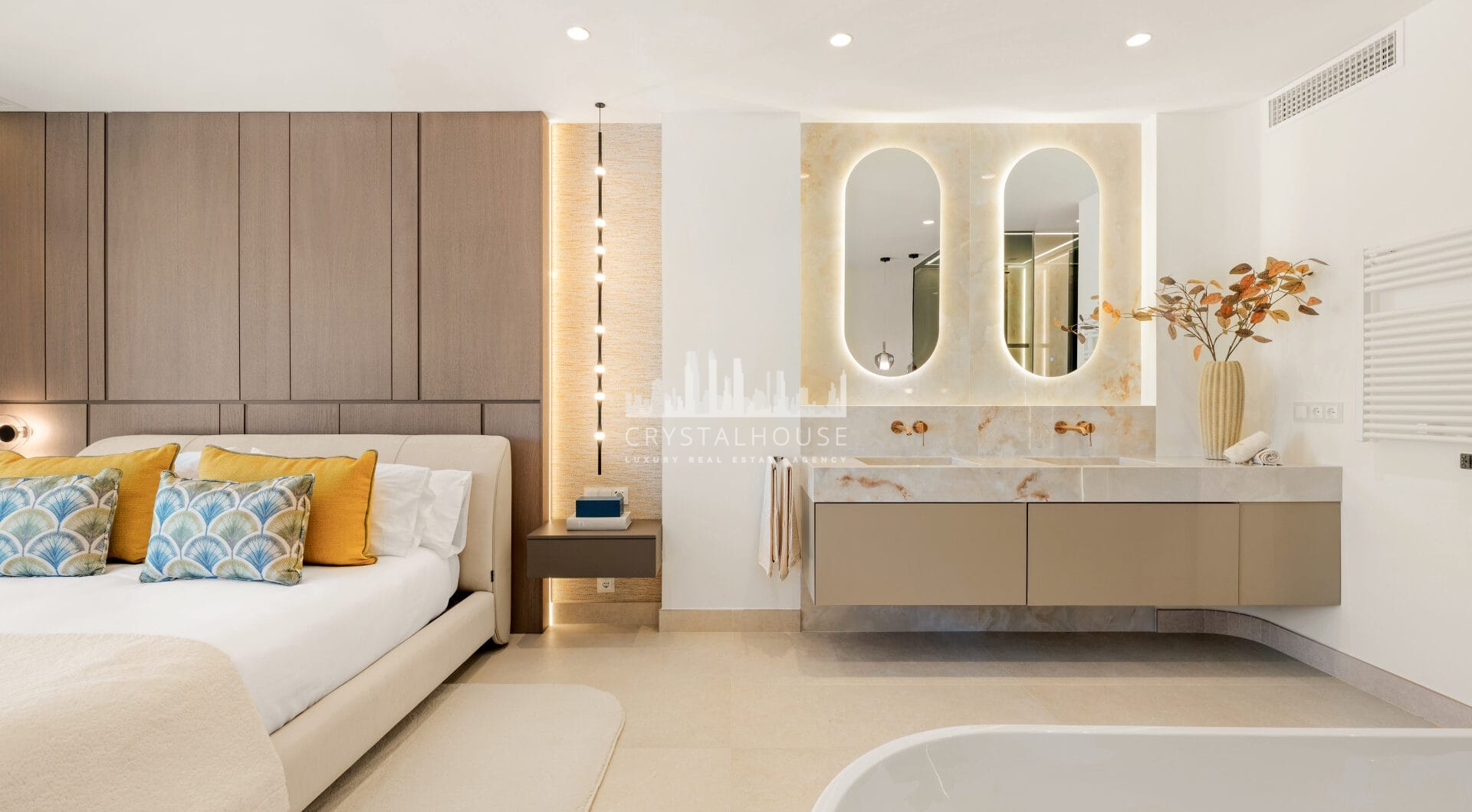 Oszałamiający apartament z trzema sypialniami, położony w ekskluzywnej strzeżonej społeczności Bahia Del Velerin, Estepona.