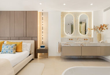 Oszałamiający apartament z trzema sypialniami, położony w ekskluzywnej strzeżonej społeczności Bahia Del Velerin, Estepona.