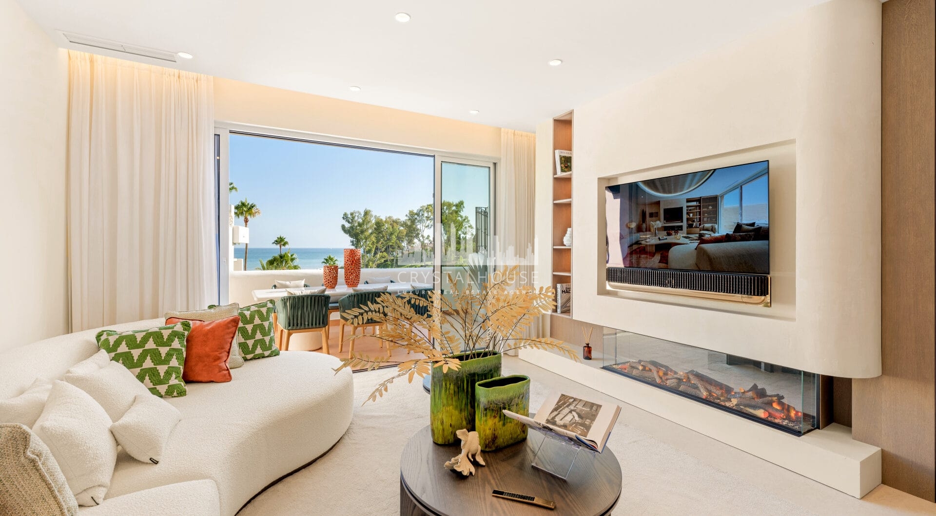 Oszałamiający apartament z trzema sypialniami, położony w ekskluzywnej strzeżonej społeczności Bahia Del Velerin, Estepona.