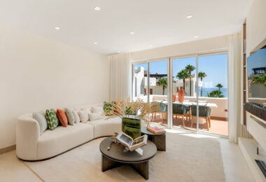 Oszałamiający apartament z trzema sypialniami, położony w ekskluzywnej strzeżonej społeczności Bahia Del Velerin, Estepona.