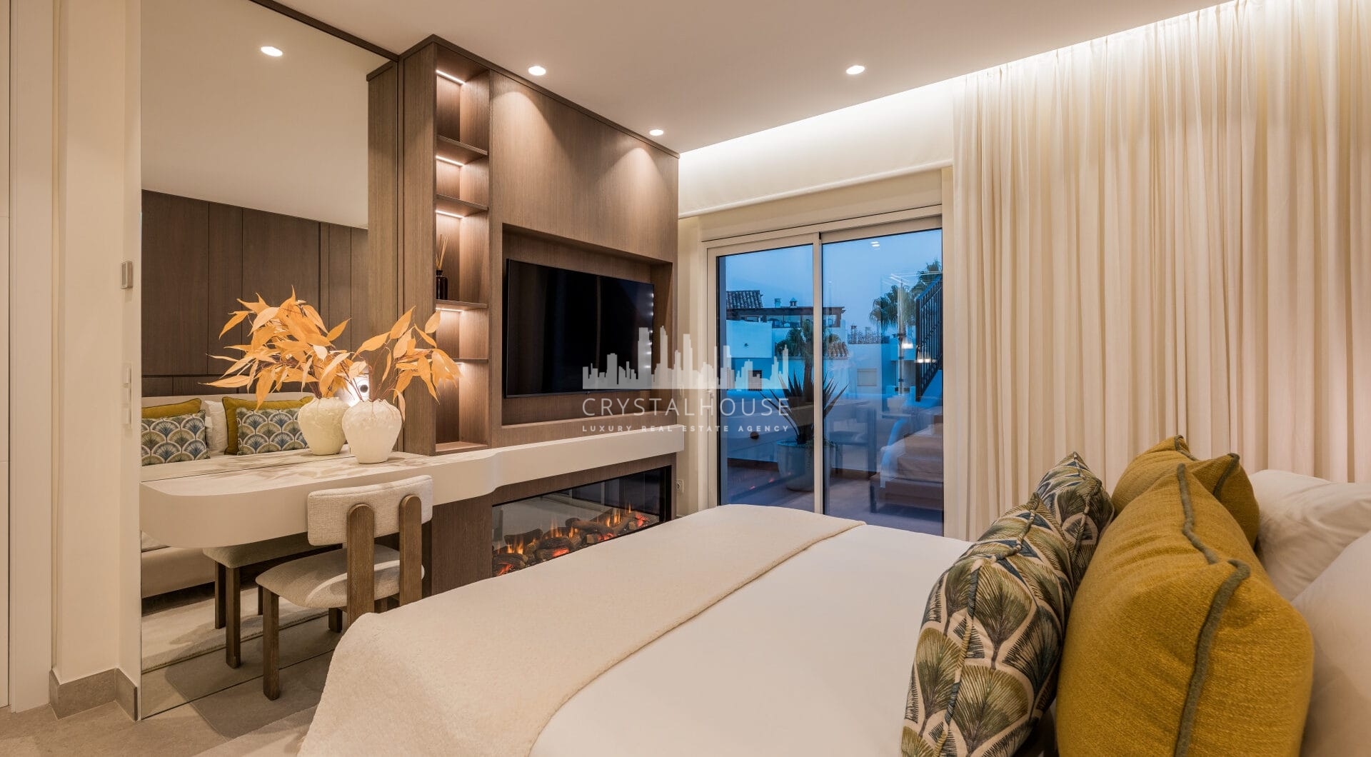 Oszałamiający apartament z trzema sypialniami, położony w ekskluzywnej strzeżonej społeczności Bahia Del Velerin, Estepona.