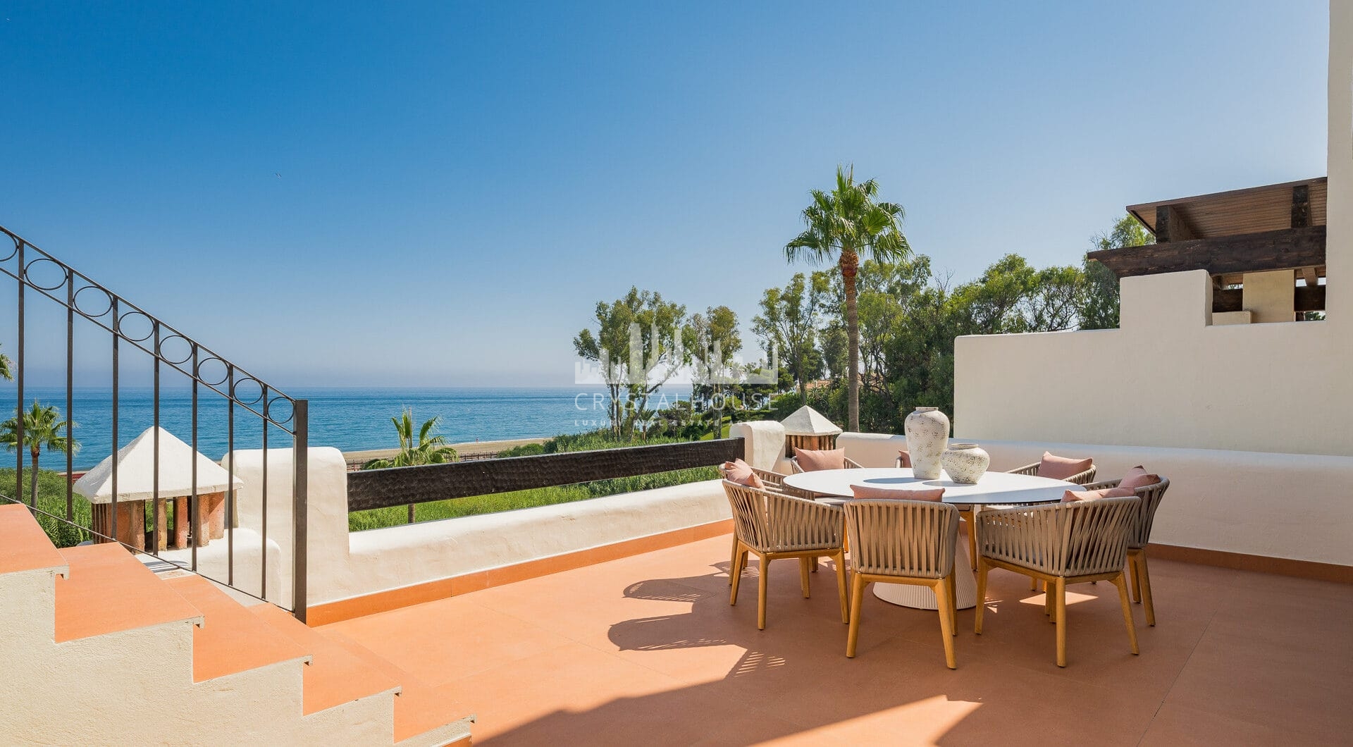 Luksusowy apartament na najwyższym piętrze przy plaży, blisko miasta Estepona!