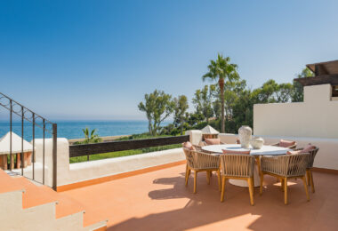 Luksusowy apartament na najwyższym piętrze przy plaży, blisko miasta Estepona!