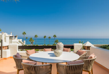 Luksusowy apartament na najwyższym piętrze przy plaży, blisko miasta Estepona!