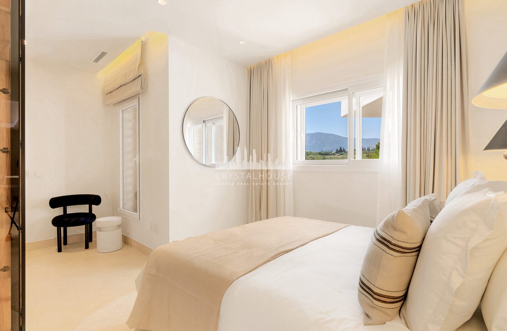 Luksusowy apartament na najwyższym piętrze przy plaży, blisko miasta Estepona!