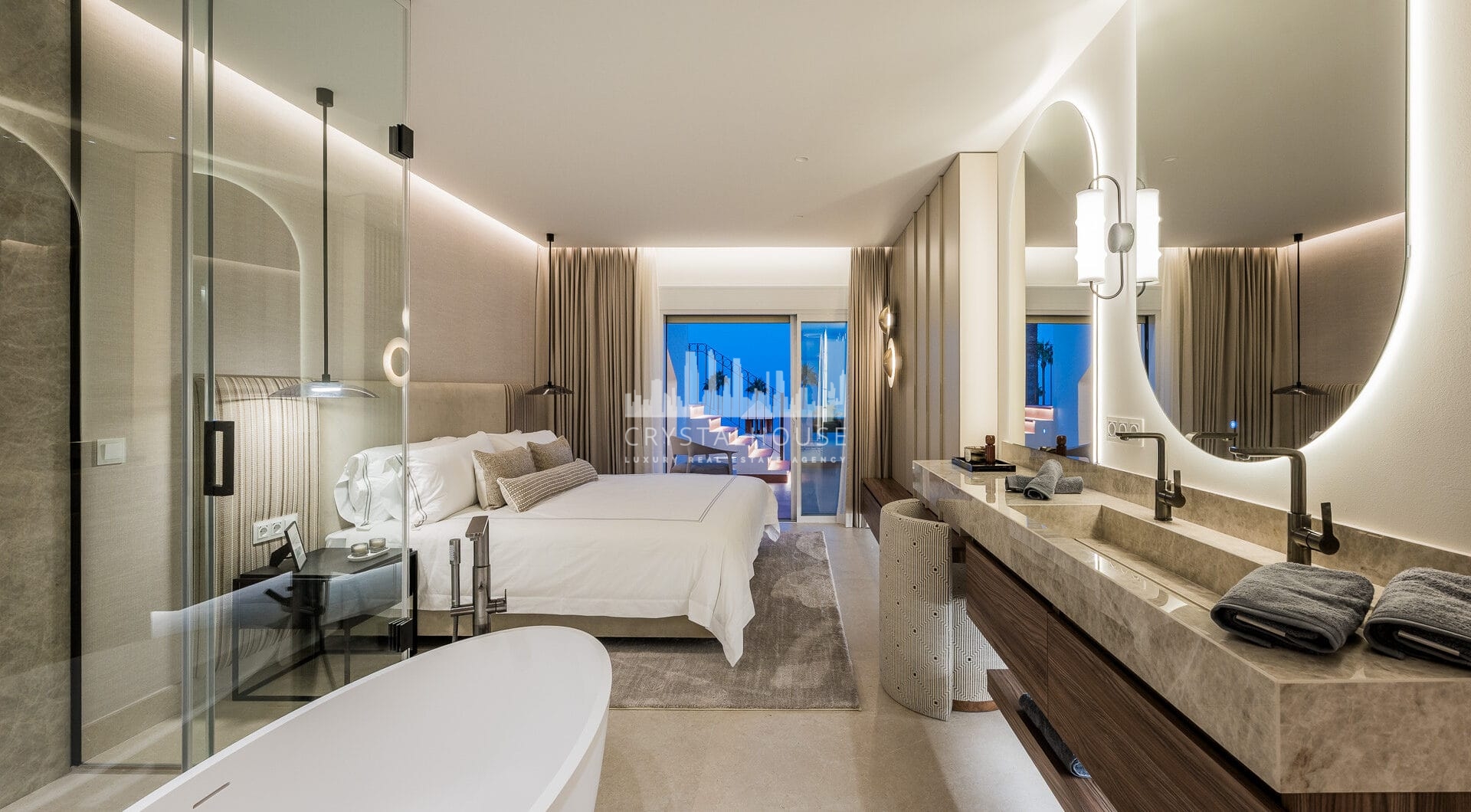 Luksusowy apartament na najwyższym piętrze przy plaży, blisko miasta Estepona!