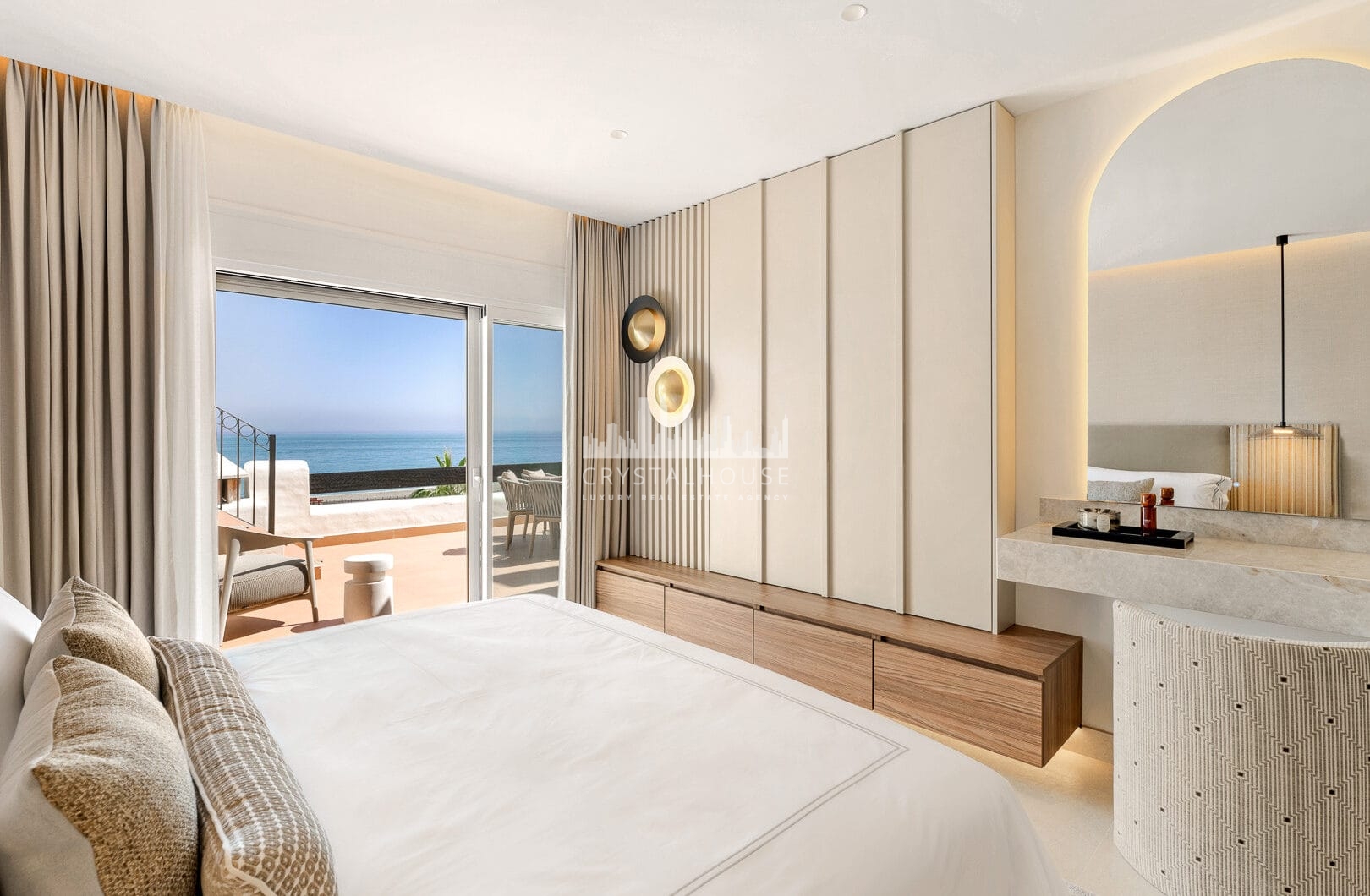 Luksusowy apartament na najwyższym piętrze przy plaży, blisko miasta Estepona!