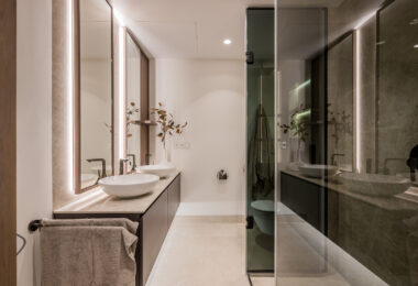 Olśniewające, niedawno wyremontowane mieszkanie przy plaży, blisko miasta Estepona!