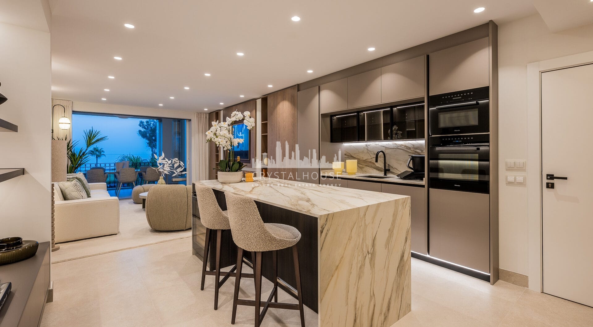 Olśniewające, niedawno wyremontowane mieszkanie przy plaży, blisko miasta Estepona!