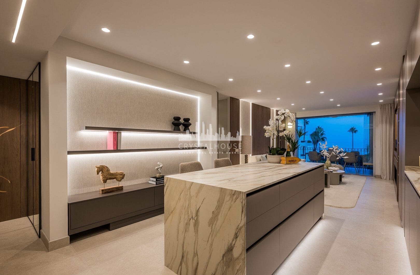 Olśniewające, niedawno wyremontowane mieszkanie przy plaży, blisko miasta Estepona!